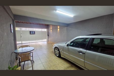 Casa à venda com 153m², 3 quartos e 4 vagasGaragem
