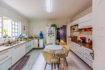 Casa à venda com 150m², 3 quartos e 2 vagasCozinha