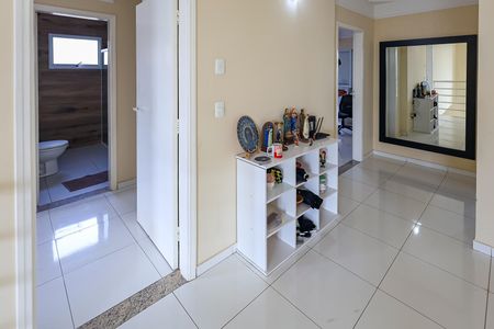 Casa de condomínio para alugar com 320m², 5 quartos e 4 vagas Casa de condomínio para alugar com 320m², 5 quartos e 4 vagasHall Quartos