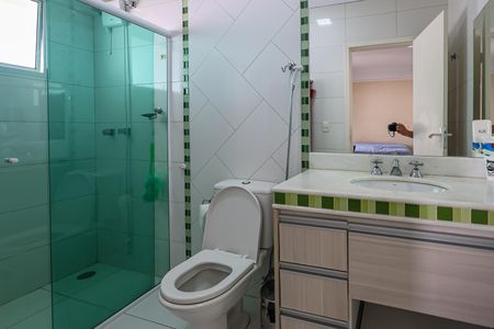 Casa de condomínio para alugar com 320m², 5 quartos e 4 vagas Casa de condomínio para alugar com 320m², 5 quartos e 4 vagasBanheiro da Suíte 3