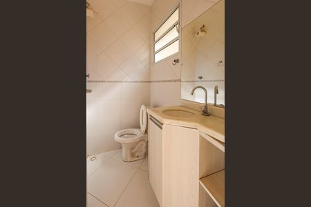 Casa de condomínio para alugar com 320m², 5 quartos e 4 vagas Casa de condomínio para alugar com 320m², 5 quartos e 4 vagasBanheiro piscina