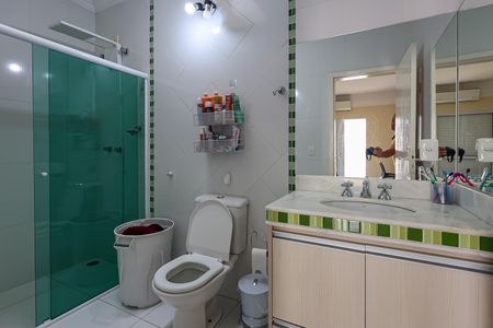 Casa de condomínio para alugar com 320m², 5 quartos e 4 vagas Casa de condomínio para alugar com 320m², 5 quartos e 4 vagasBanheiro da Suíte 2