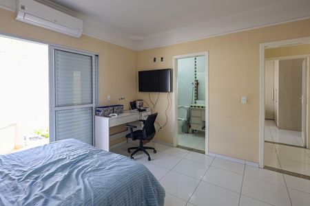 Casa de condomínio para alugar com 320m², 5 quartos e 4 vagas Casa de condomínio para alugar com 320m², 5 quartos e 4 vagasSuite 3
