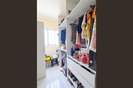 Casa de condomínio para alugar com 320m², 5 quartos e 4 vagas Casa de condomínio para alugar com 320m², 5 quartos e 4 vagasCloset da suíte 1