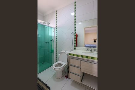 Casa de condomínio para alugar com 320m², 5 quartos e 4 vagas Casa de condomínio para alugar com 320m², 5 quartos e 4 vagasBanheiro da Suíte 3