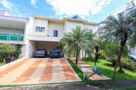 Casa de condomínio para alugar com 320m², 5 quartos e 4 vagas Casa de condomínio para alugar com 320m², 5 quartos e 4 vagasFachada