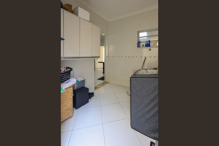 Casa de condomínio para alugar com 320m², 5 quartos e 4 vagas Casa de condomínio para alugar com 320m², 5 quartos e 4 vagasLavanderia