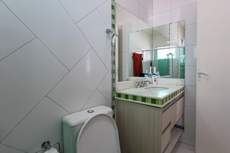Casa de condomínio para alugar com 320m², 5 quartos e 4 vagas Casa de condomínio para alugar com 320m², 5 quartos e 4 vagasBanheiro da Suíte 3