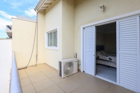 Casa de condomínio para alugar com 320m², 5 quartos e 4 vagas Casa de condomínio para alugar com 320m², 5 quartos e 4 vagasSacada suite 1