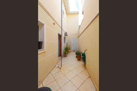 Casa de condomínio para alugar com 320m², 5 quartos e 4 vagas Casa de condomínio para alugar com 320m², 5 quartos e 4 vagasArea de serviço