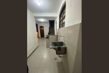 Casa à venda com 272m², 5 quartos e 4 vagas Casa à venda com 272m², 5 quartos e 4 vagasÁrea de serviço