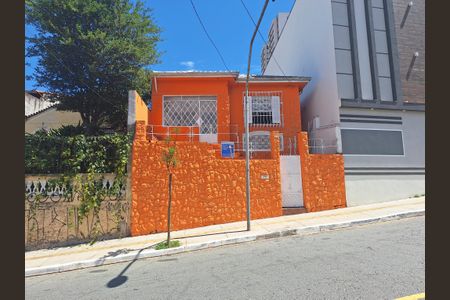 Casa para alugar com 150m², 2 quartos e sem vaga Casa para alugar com 150m², 2 quartos e sem vagaFachada