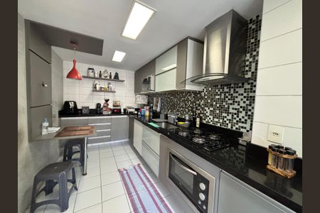 Apartamento à venda com 122m², 4 quartos e 2 vagas Apartamento à venda com 122m², 4 quartos e 2 vagasCozinha