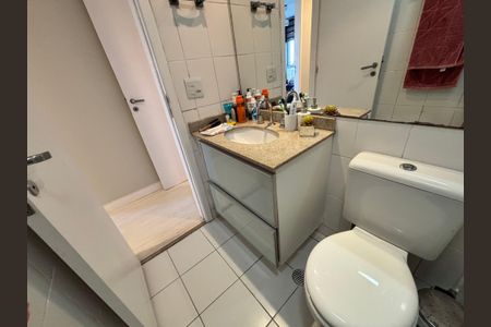 Apartamento à venda com 122m², 4 quartos e 2 vagas Apartamento à venda com 122m², 4 quartos e 2 vagasBanheiro
