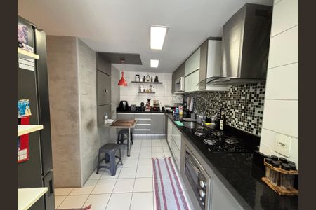 Apartamento à venda com 122m², 4 quartos e 2 vagas Apartamento à venda com 122m², 4 quartos e 2 vagasCozinha