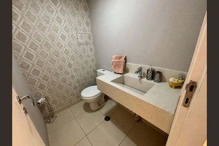 Apartamento à venda com 122m², 4 quartos e 2 vagas Apartamento à venda com 122m², 4 quartos e 2 vagasLavabo