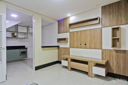 Sala de casa para alugar com 2 quartos, 80m² em Jardim Santa Lucrecia, São Paulo