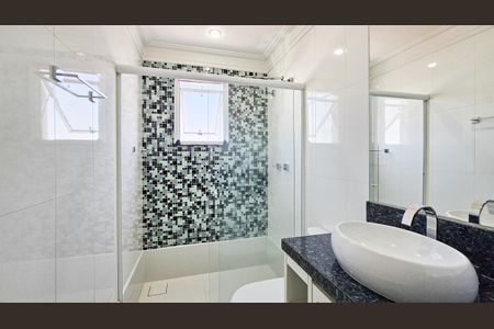 Apartamento à venda com 104m², 2 quartos e 2 vagasBanheiro 