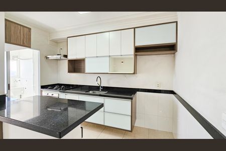 Apartamento à venda com 104m², 2 quartos e 2 vagasCozinha e área de serviço