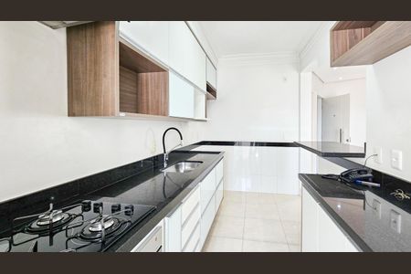 Apartamento à venda com 104m², 2 quartos e 2 vagasCozinha e área de serviço