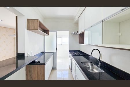 Apartamento à venda com 104m², 2 quartos e 2 vagasCozinha e área de serviço