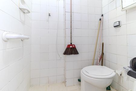 Apartamento à venda com 75m², 3 quartos e sem vaga Apartamento à venda com 75m², 3 quartos e sem vagaBanheiro de Serviço