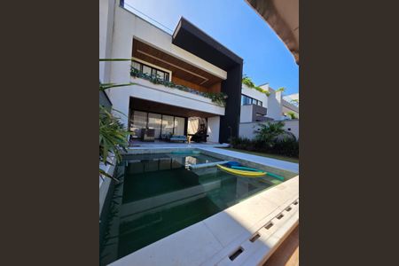 Casa de condomínio à venda com 380m², 3 quartos e 3 vagas