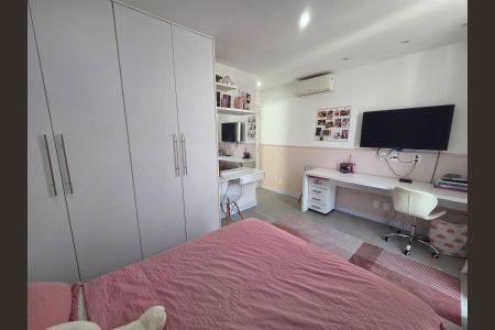 Casa de condomínio à venda com 380m², 3 quartos e 3 vagas
