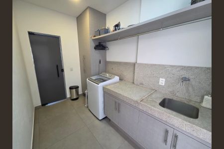 Casa de condomínio à venda com 380m², 3 quartos e 3 vagas
