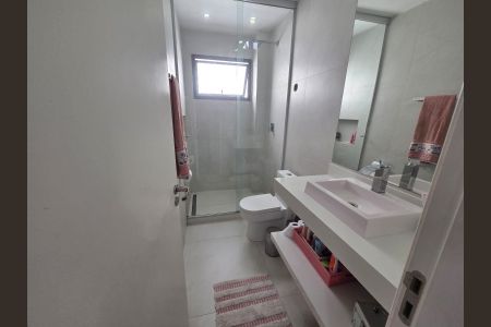 Casa de condomínio à venda com 380m², 3 quartos e 3 vagas