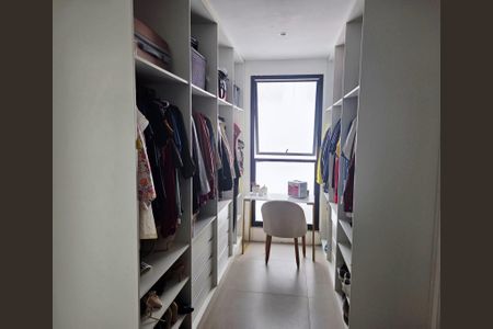Casa de condomínio à venda com 380m², 3 quartos e 3 vagas