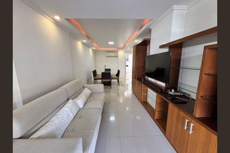 Apartamento à venda com 103m², 3 quartos e 2 vagas Apartamento à venda com 103m², 3 quartos e 2 vagasSala