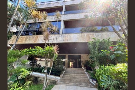 Apartamento à venda com 103m², 3 quartos e 2 vagas Apartamento à venda com 103m², 3 quartos e 2 vagasFachada