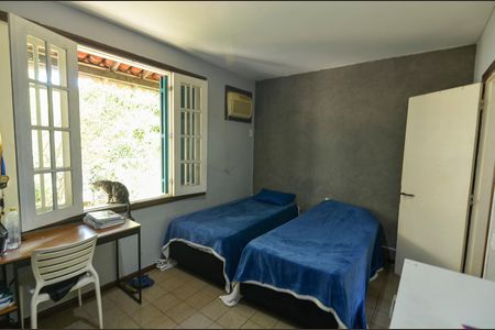Casa à venda com 600m², 3 quartos e 2 vagas Casa à venda com 600m², 3 quartos e 2 vagasQuarto 1
