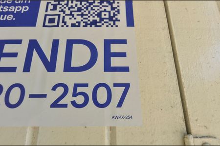 Casa à venda com 600m², 3 quartos e 2 vagas Casa à venda com 600m², 3 quartos e 2 vagasFachada