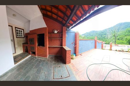 Casa à venda com 600m², 3 quartos e 2 vagas Casa à venda com 600m², 3 quartos e 2 vagasChurrasqueira