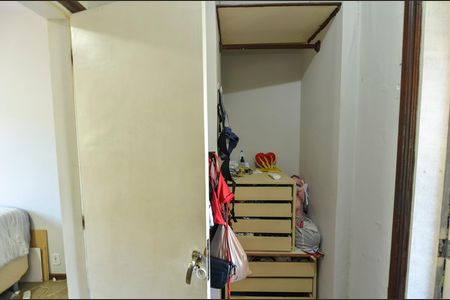 Casa à venda com 600m², 3 quartos e 2 vagas Casa à venda com 600m², 3 quartos e 2 vagasCloset da Suíte
