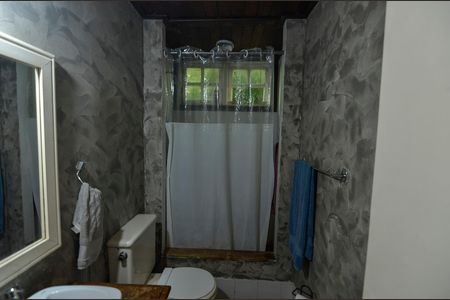 Casa à venda com 600m², 3 quartos e 2 vagas Casa à venda com 600m², 3 quartos e 2 vagasBanheiro Social