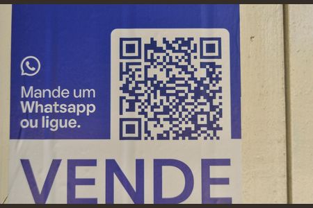 Casa à venda com 600m², 3 quartos e 2 vagas Casa à venda com 600m², 3 quartos e 2 vagasFachada