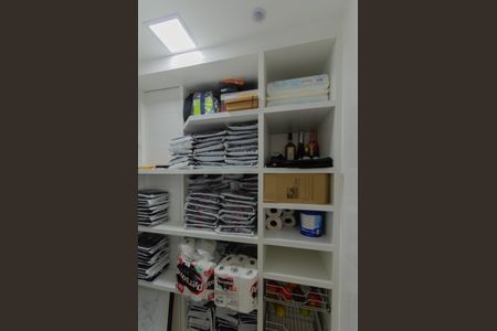 Apartamento à venda com 140m², 3 quartos e 3 vagas Apartamento à venda com 140m², 3 quartos e 3 vagasDespensa