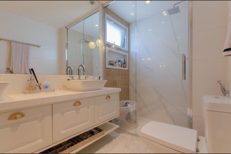 Apartamento à venda com 140m², 3 quartos e 3 vagas Apartamento à venda com 140m², 3 quartos e 3 vagasBanheiro da Suíte 2