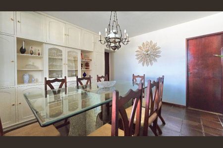 Casa à venda com 4 quartos, 200m² em Piratininga, Niterói