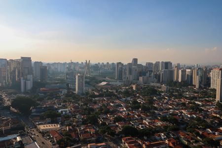 Apartamento à venda com 180m², 3 quartos e 3 vagasÁrea comum - Piscina vista