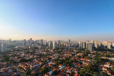 Apartamento à venda com 180m², 3 quartos e 3 vagasVaranda