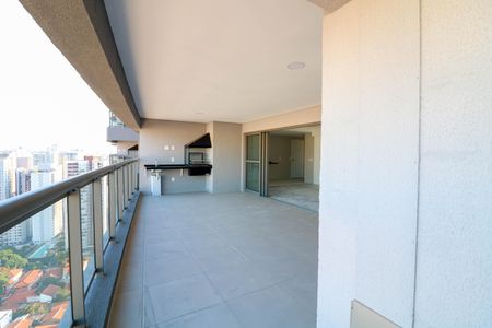 Apartamento à venda com 180m², 3 quartos e 3 vagasVaranda