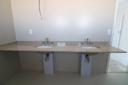 Apartamento à venda com 180m², 3 quartos e 3 vagasBanheiro da Suíte 3