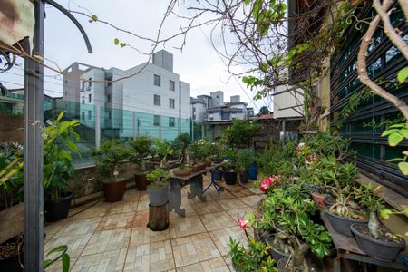 Casa à venda com 1200m², 10 quartos e 5 vagasAREA LIVRE 