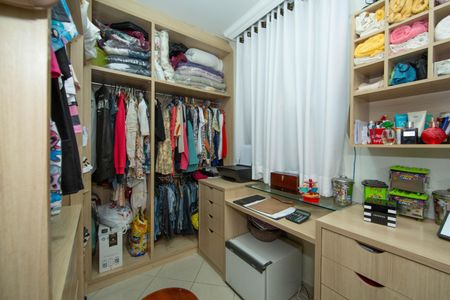 Casa à venda com 1200m², 10 quartos e 5 vagasQUARTO1