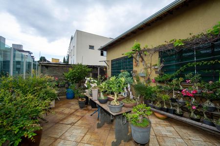 Casa à venda com 1200m², 10 quartos e 5 vagasAREA LIVRE 