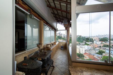 Casa à venda com 1200m², 10 quartos e 5 vagasVARANDA